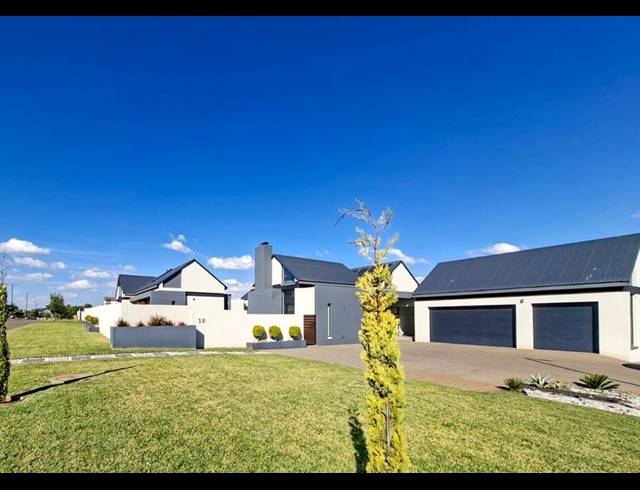 4 BEDROOM HOUSE FOR SALE IN MIDSTREAM ESTATE